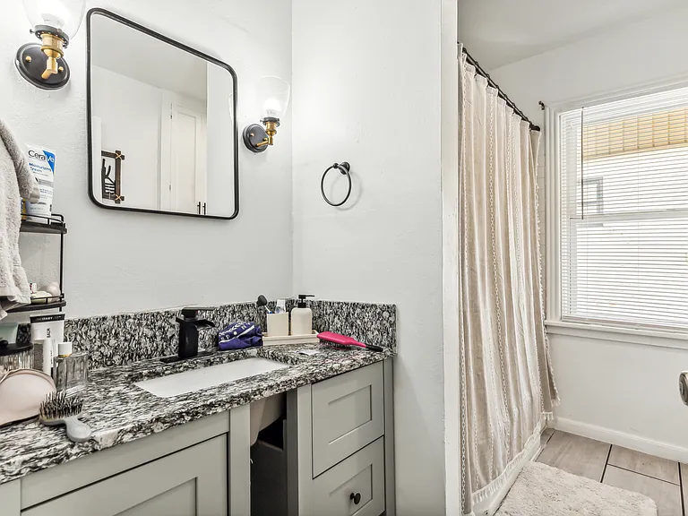 3417 Westcliff Rd S — Photo 11