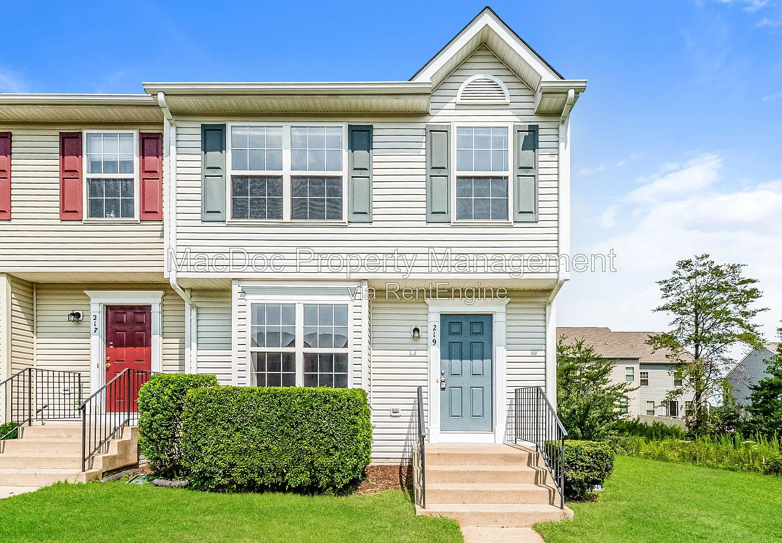 3 bed, 4.0 bath, 1972 sqft, $2,345 — Photo 1