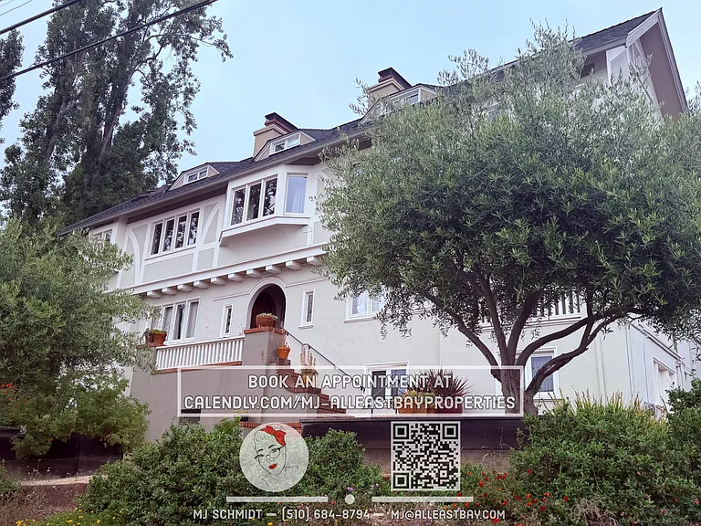 11 Panoramic Way — Photo 1