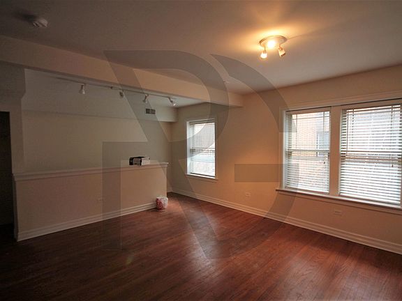 2nd image of 3808 N Sheffield Ave #U3e