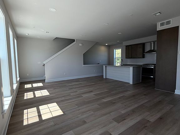 3rd image of 4120 Leroy Dr