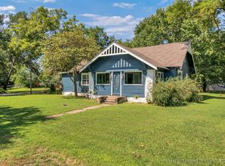 1925 W Broadway St, Collinsville, OK 74021