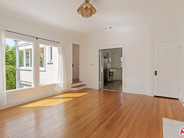 1523 Murray Dr — Photo 6