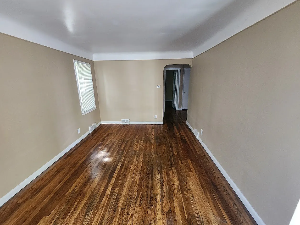 3 bed, 834 sqft, $1,500 — Photo 3