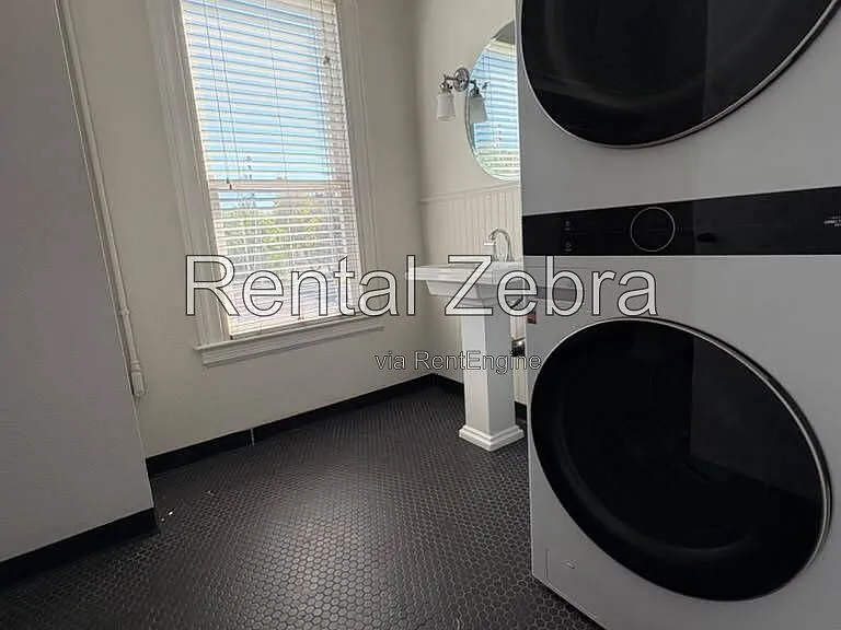 362 W 22nd St #362 — Photo 12