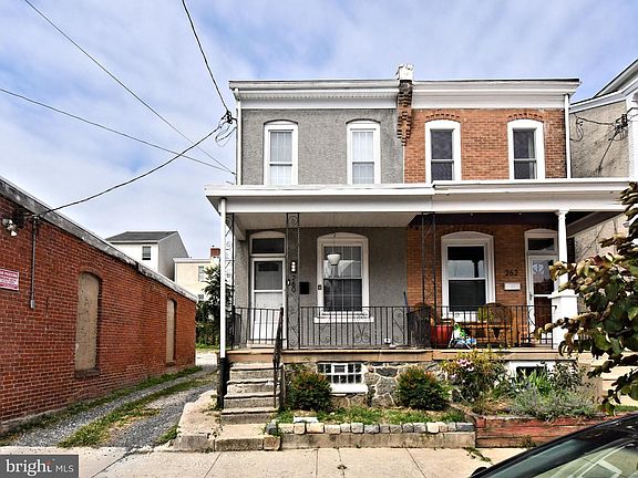 2nd image of 260 Roxborough Ave
