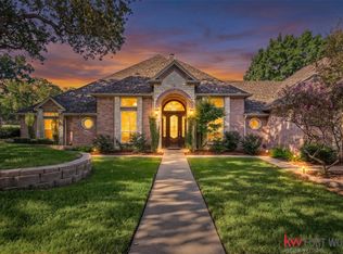 135 Country Vista Cir, Burleson, TX 76028