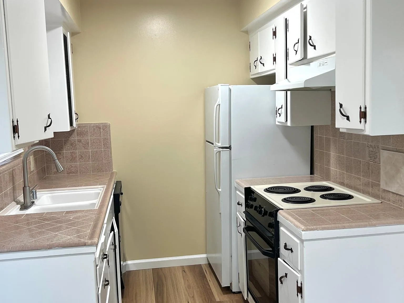 2 bed, 1.5 bath, 875 sqft, $2,900 — Photo 4