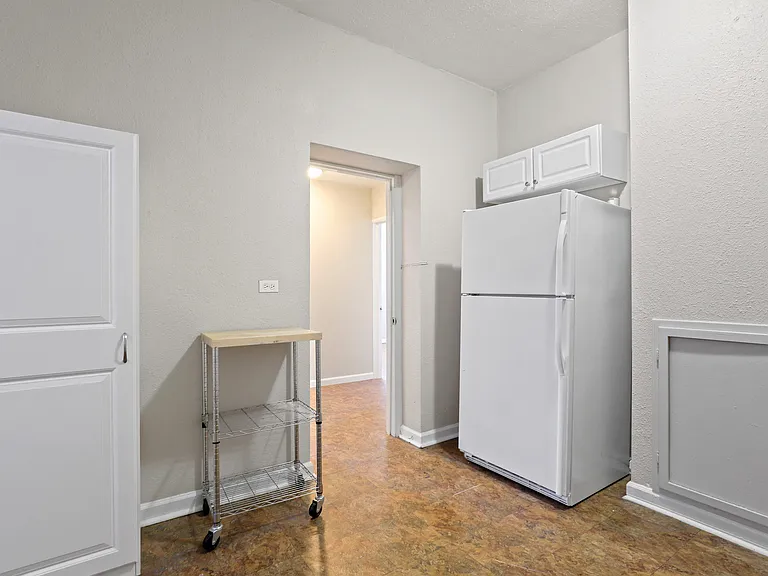 Race Street Apartments — Photo 31