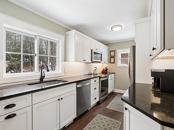 3rd image of 366 Knapp Pond Road