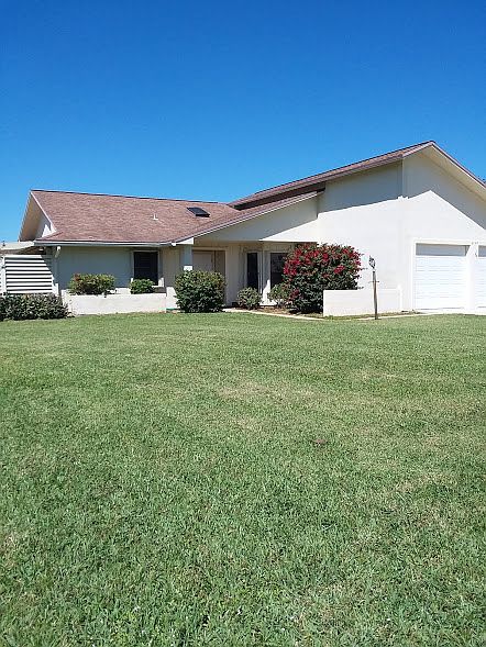 1st image of 6943 SE Bunker Hill Dr