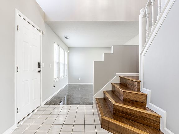 4th image of 5947 Tybalt Ln