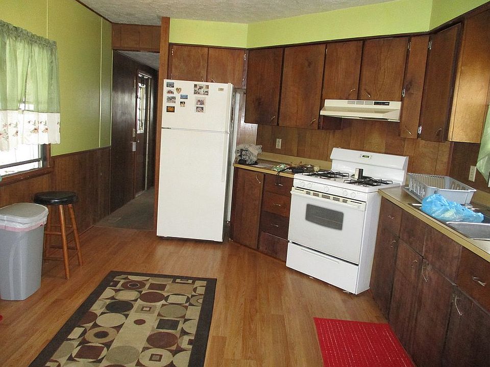 1st image of 8118 Russell Ln