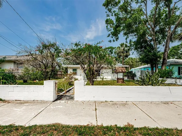 306 Banana St, Tarpon Springs, FL 34689