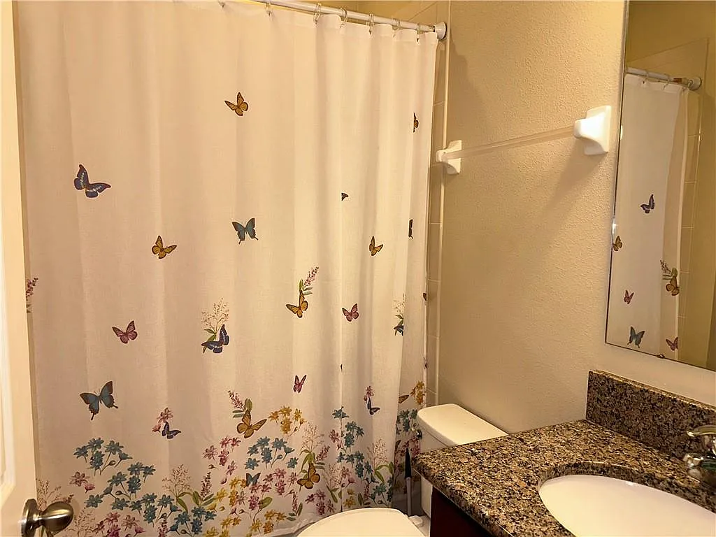 4 bed, 2046 sqft, $2,600 — Photo 4