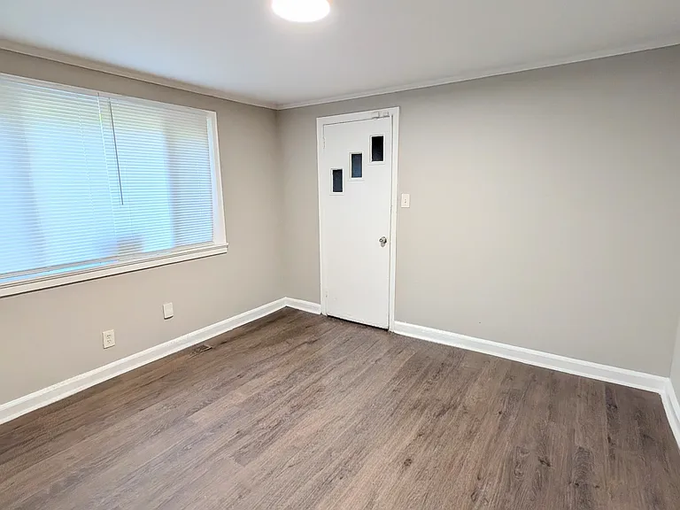 1332 Akridge St NW — Photo 9