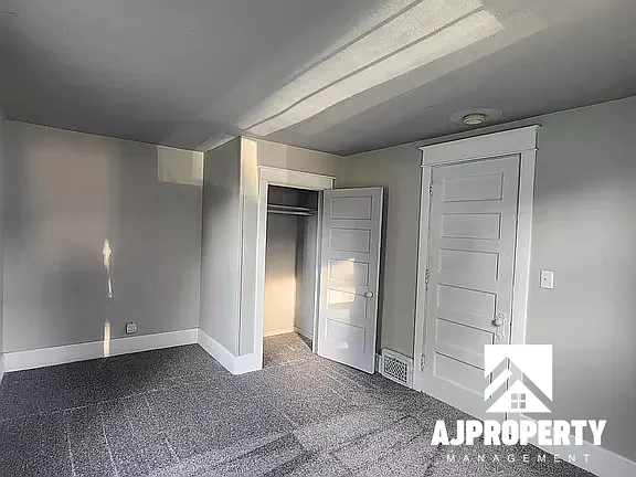 1118 W 8th St #5 — Photo 6