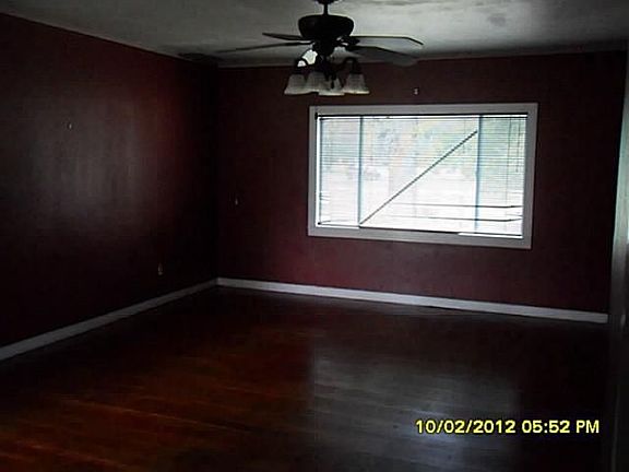 3rd image of 1012 Wolfe City Dr