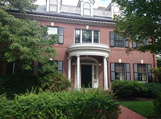 17 Hawes St, Brookline, MA 02446