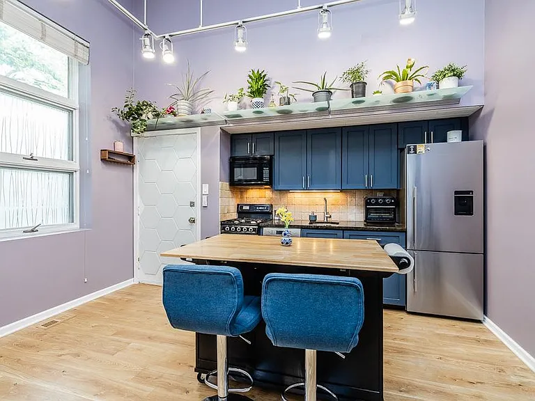 1037 W Dickens Ave — Photo 16