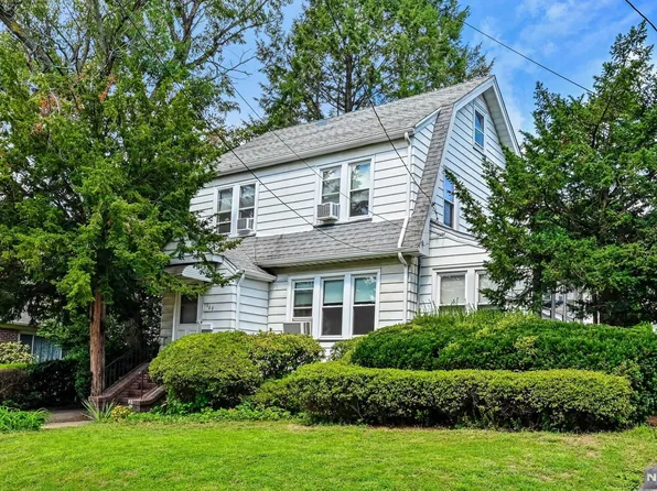 169 Maplewood Ave, Bogota, NJ 07603