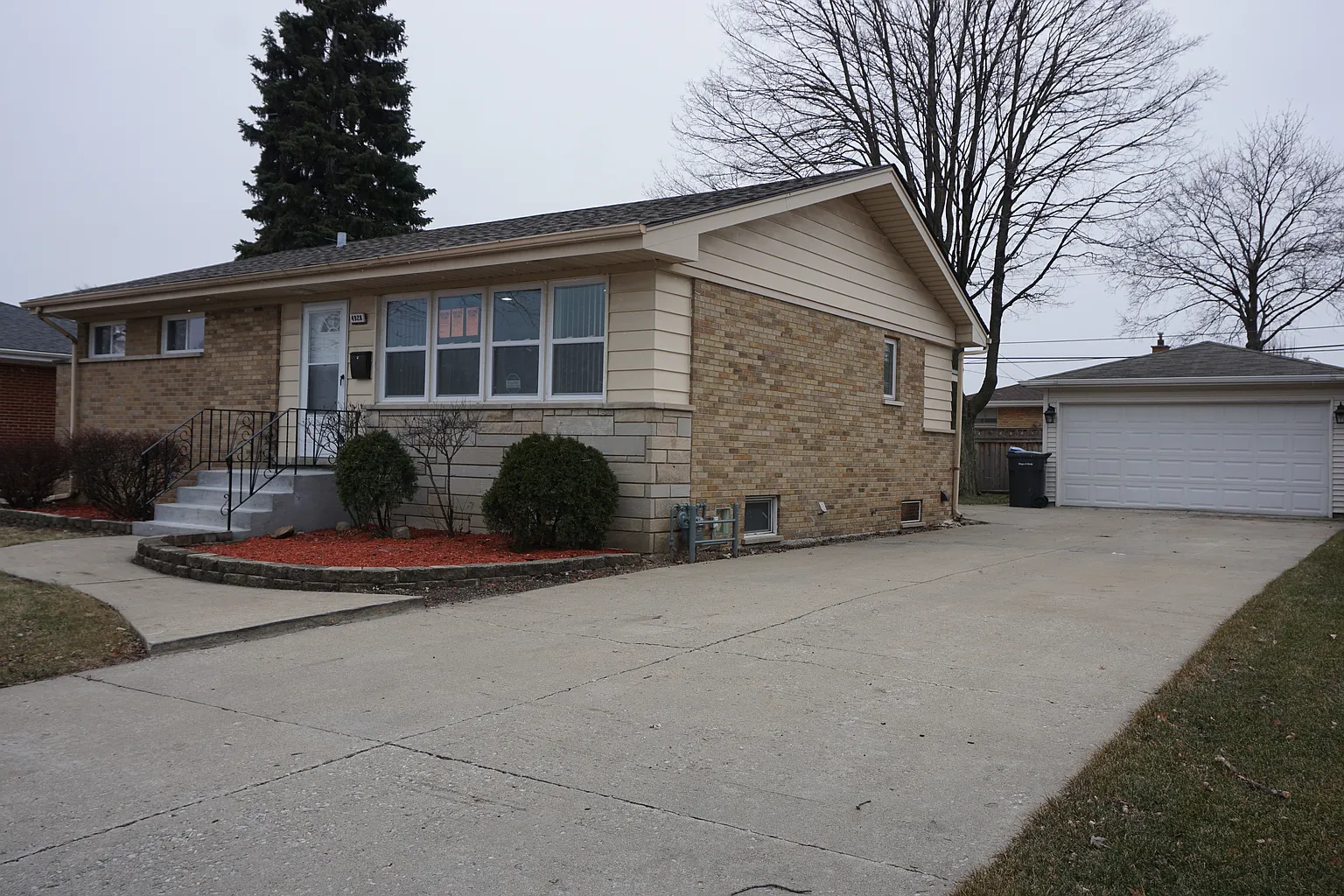 4928 W Randolph St photo 1