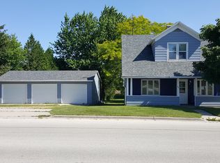 80 Center Ave, Oostburg, WI 53070