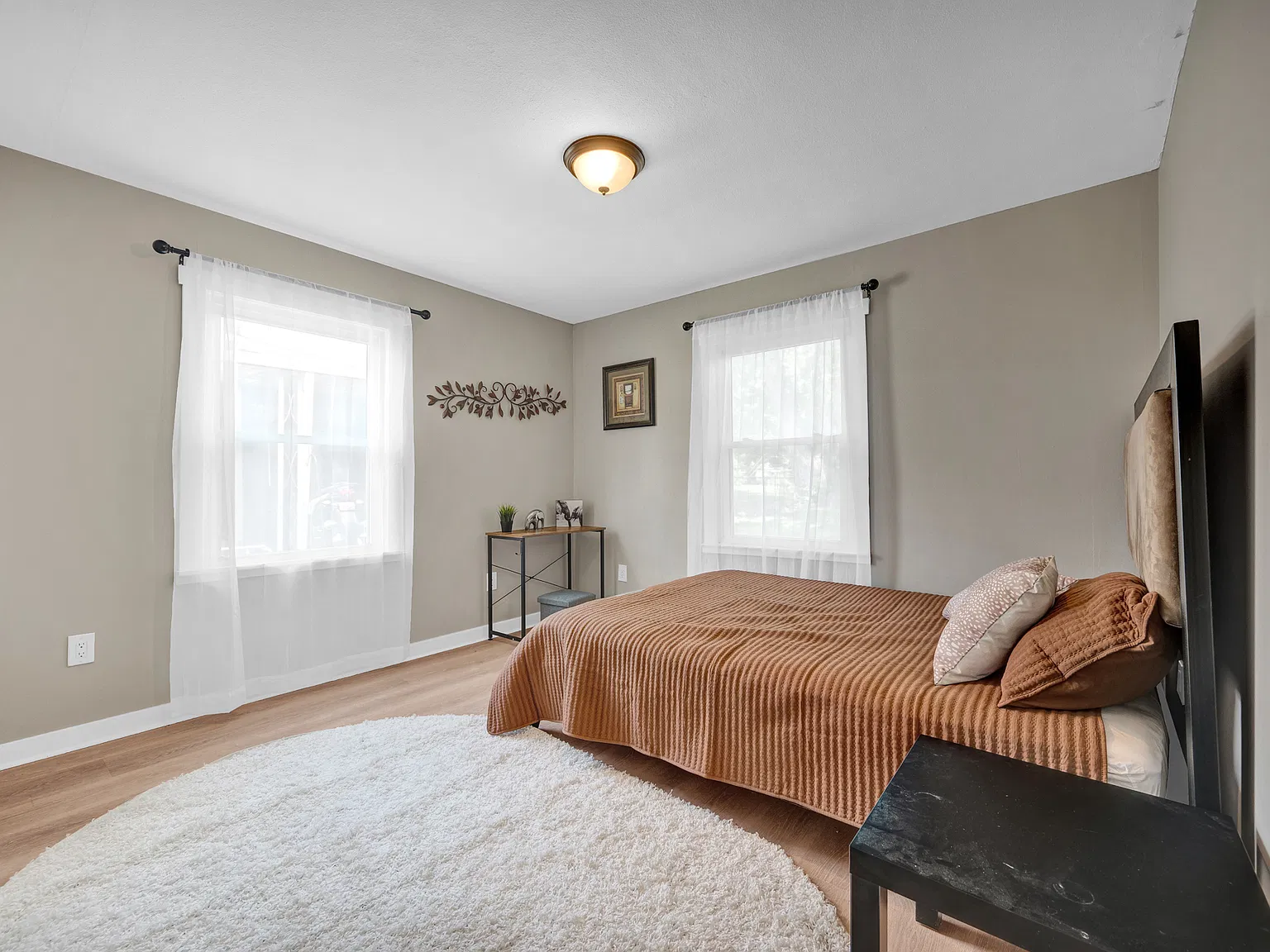 4 bed, 1320 sqft, $1,499 — Photo 3