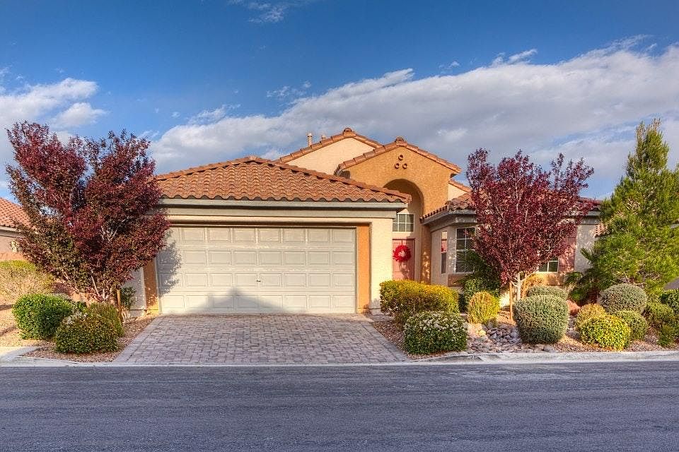 1st image of 1004 Puerta Del Sol Dr