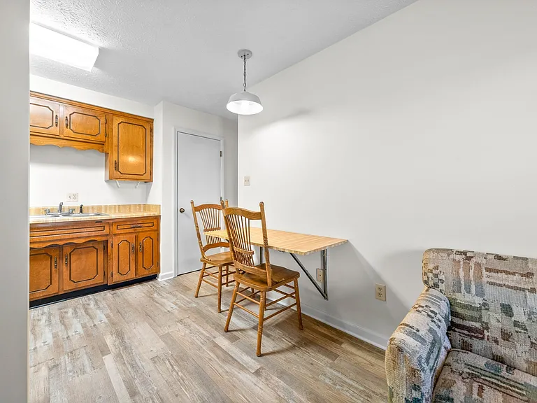 100 Laurel Cove Dr #9 — Photo 5