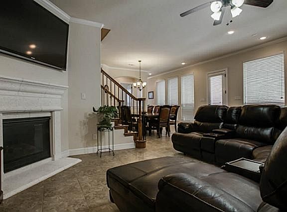 2nd image of 2432 Sunderland Ln