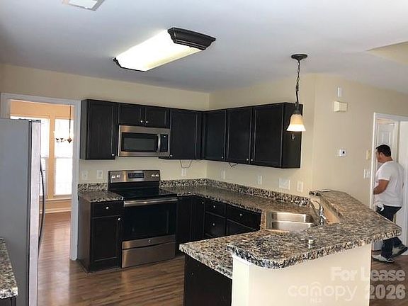 5th image of 1530 Standish Dr #95