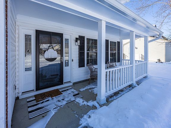 2nd image of 5848 Oakcrest Dr