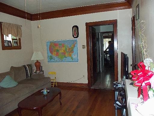 3rd image of 1936 S 49th Ct