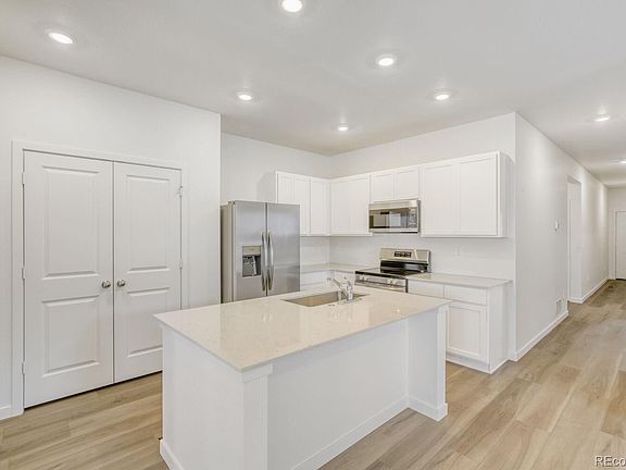 4th image of 228 Kobe Lane