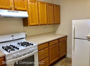 2315 40th Pl NW APT 303, Washington, DC 20007