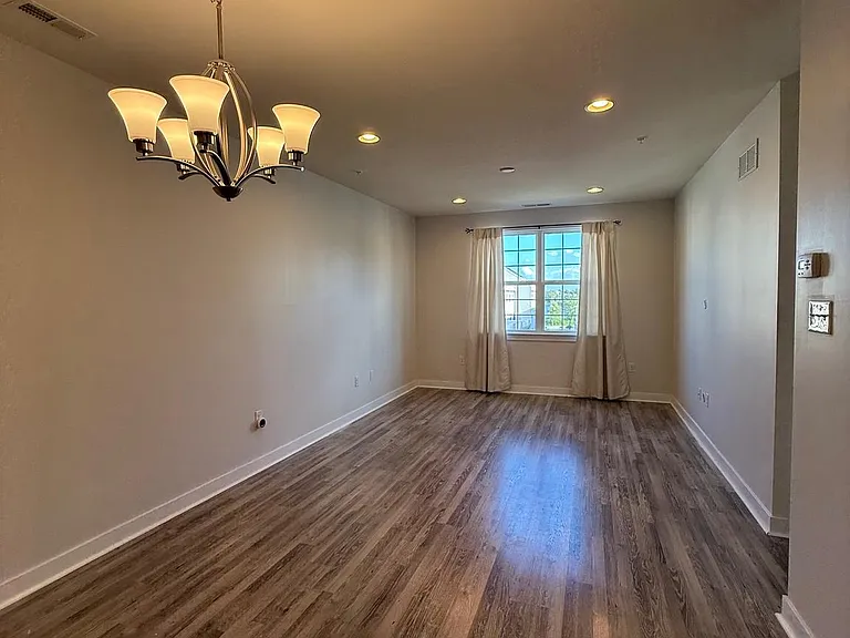 116 Konefal St #B — Photo 14