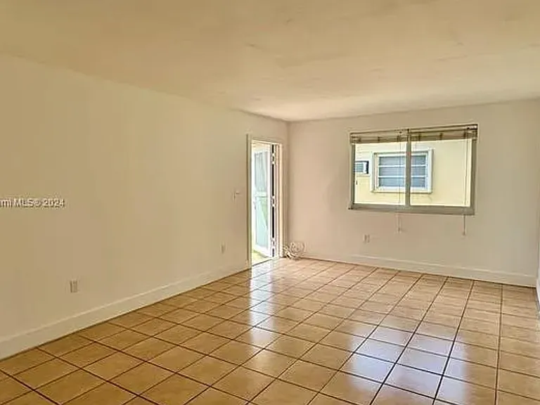 537 NW 44th Ave — Photo 6