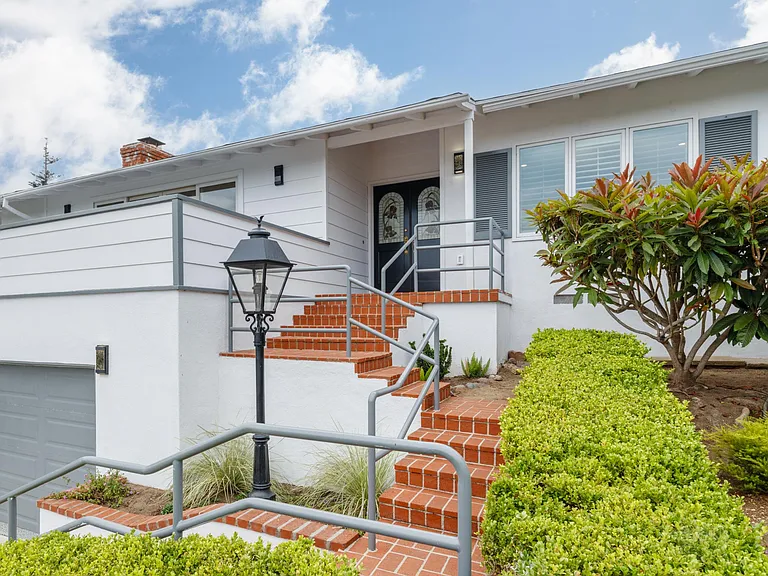 7920 Avenida Alamar — Photo 3