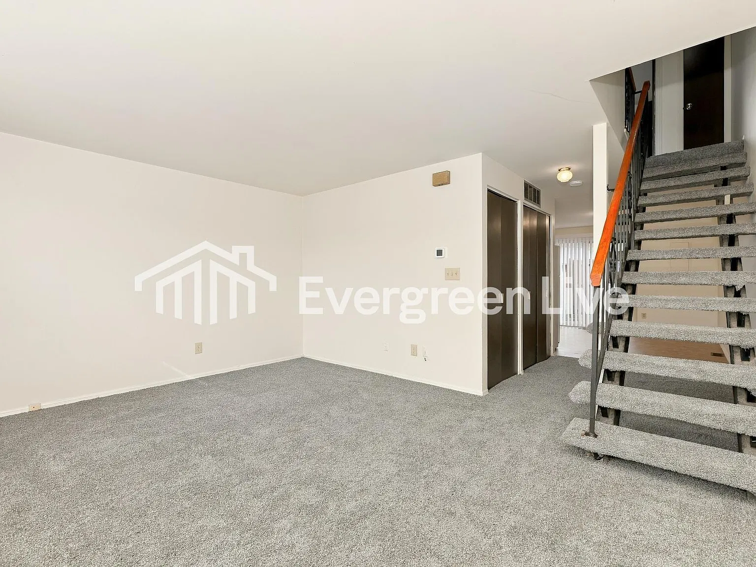 2 bed, 1.5 bath, 1094 sqft, $995 — Photo 3