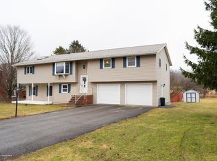 85 Meadow Ln, Brackney, PA 18812