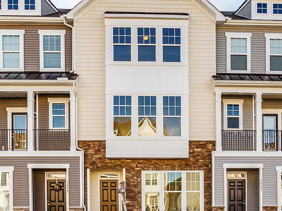 Exterior 3