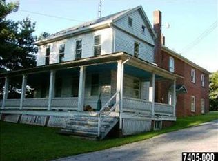 208 N Queen St, Abbottstown, PA 17301