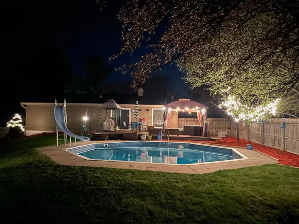 6 Waltham Cir, Madison, WI 53711