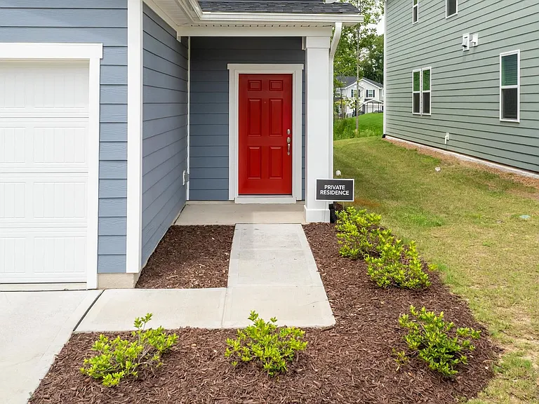 518 Eastwood St — Photo 4