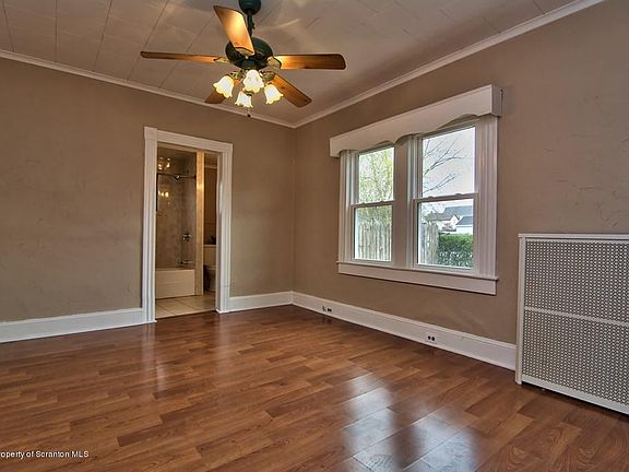 4th image of 213 Sussex St