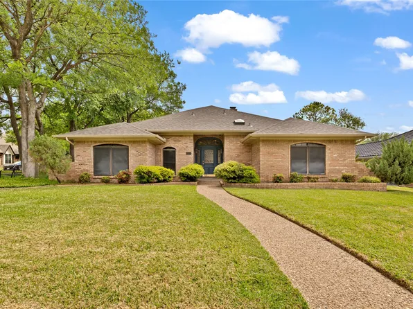2528 Stonegate Dr N, Bedford, TX 76021