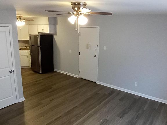 4th image of 9433 Green Park Gardens Dr Unit D
