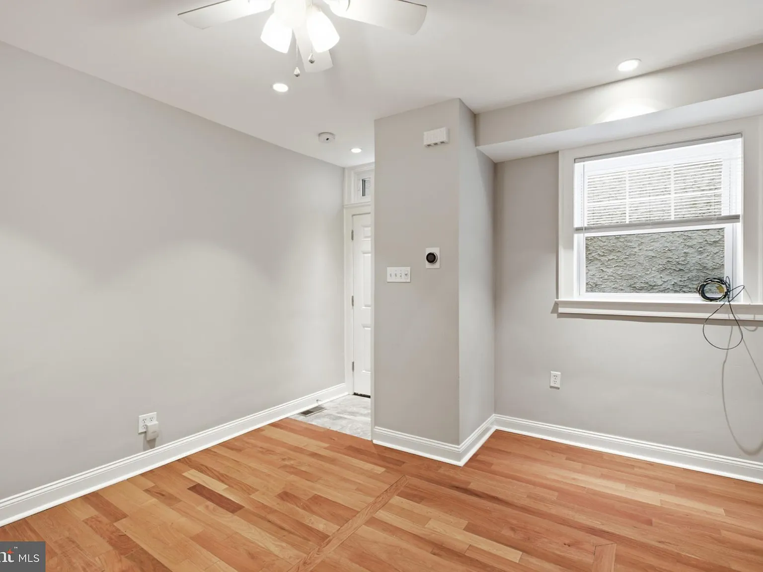 2 bed, 1.0 bath, 2160 sqft, $1,650 — Photo 4