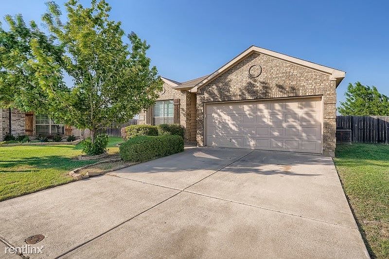 1st image of 604 Irish Glen Ct